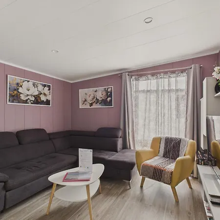 Chalet Joli Pour 6 - Domaine Avec Piscine