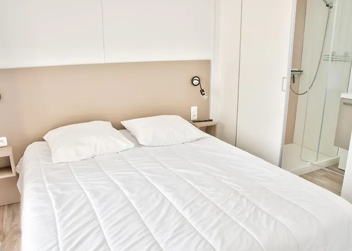 Joli Pour 6 - Domaine Avec Piscine