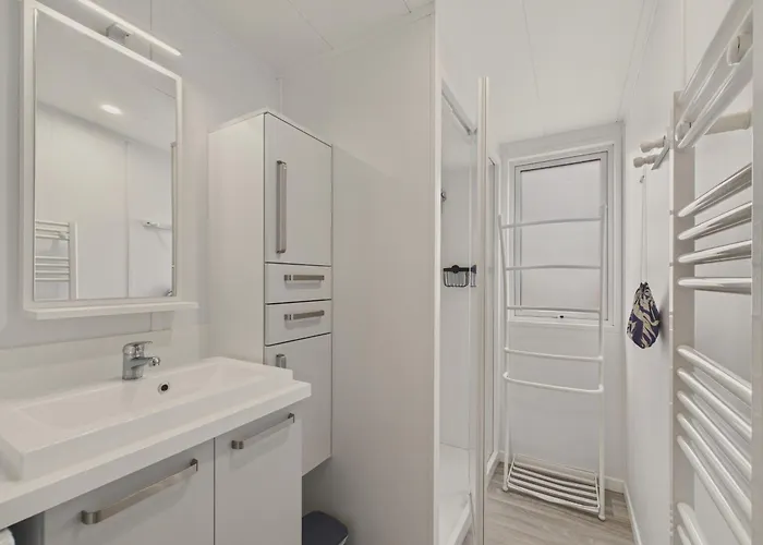 Alpstuga Joli Pour 6 - Domaine Avec Piscine