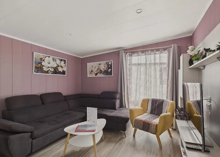 Alpstuga Joli Pour 6 - Domaine Avec Piscine